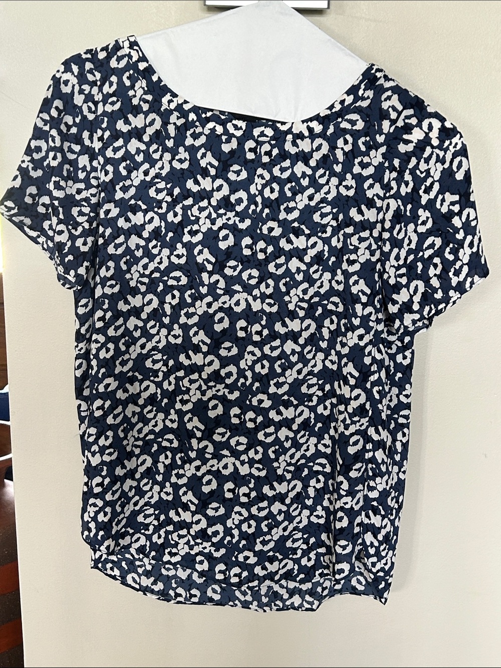 Banana Republic Navy and White Leopard Print Short Sleeve Blouse